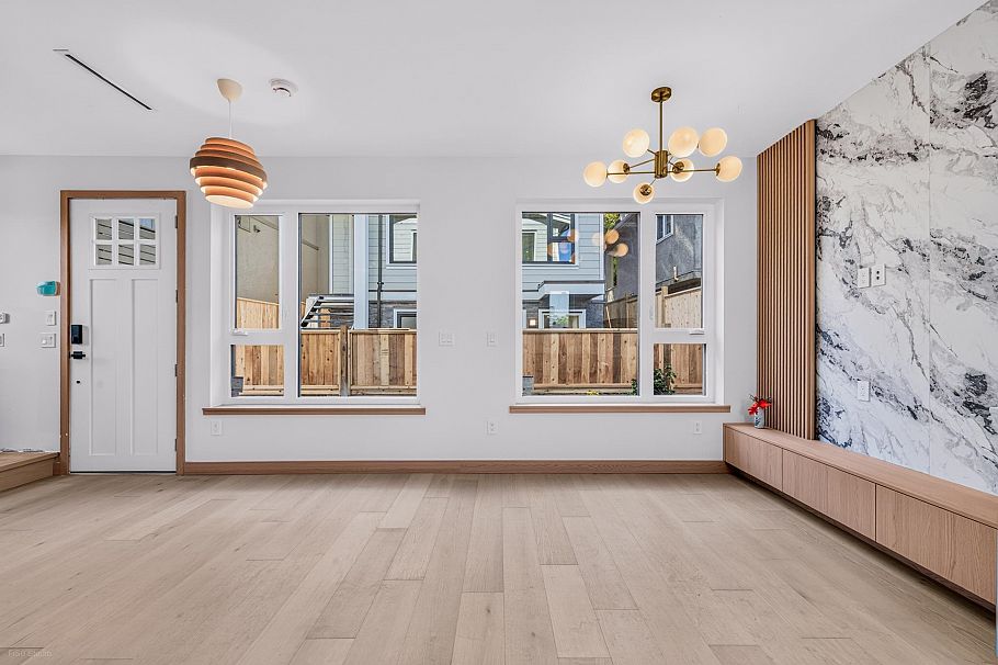 3 1325 E 37th Avenue Vancouver, BC - 5