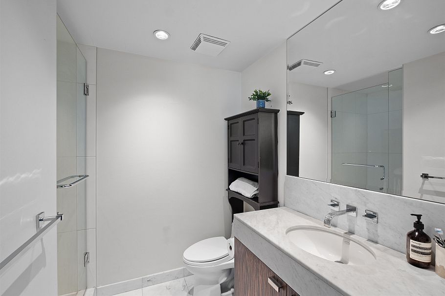 2106 788 Richards Street Vancouver, BC - 14