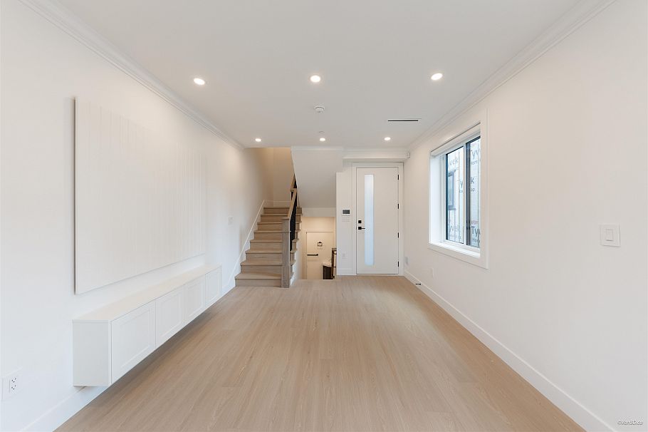 1 5385 Earles Street Vancouver, BC - 7
