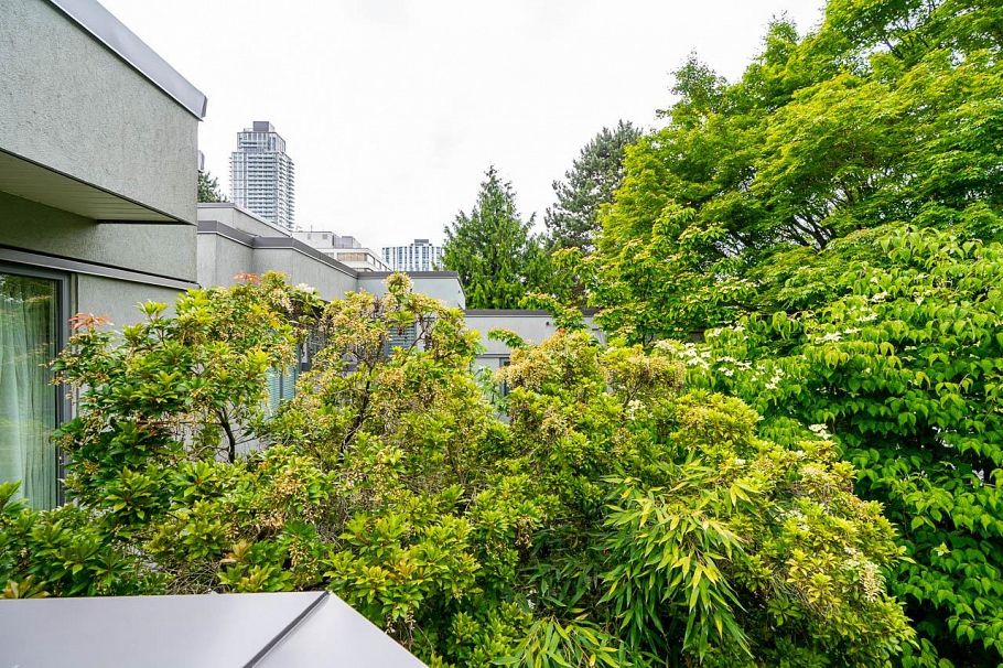 1304 W 7th Avenue Vancouver, BC - 18