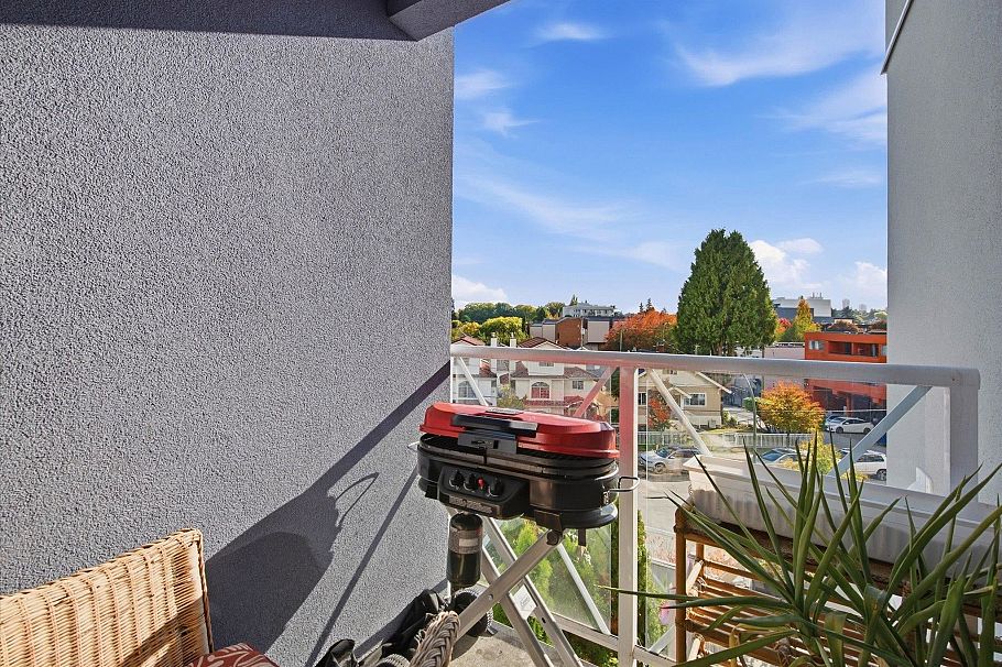 323 760 Kingsway Vancouver, BC - 22
