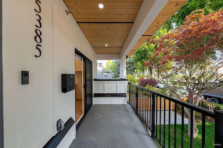 2 5385 Earles Street Vancouver, BC - 5