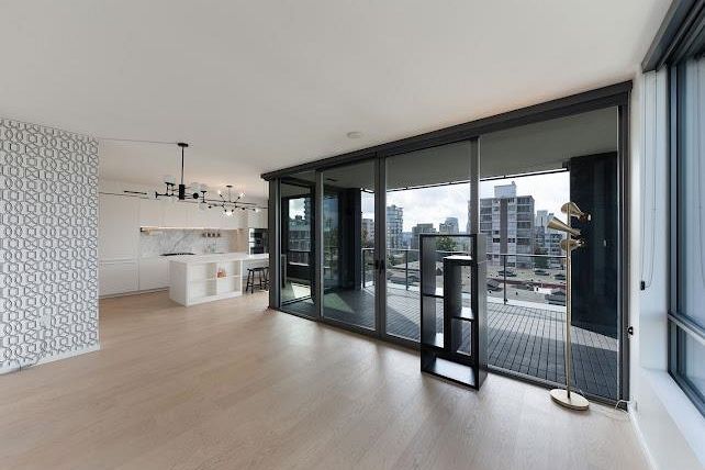 703 1171 Jervis Street Vancouver, BC - 5