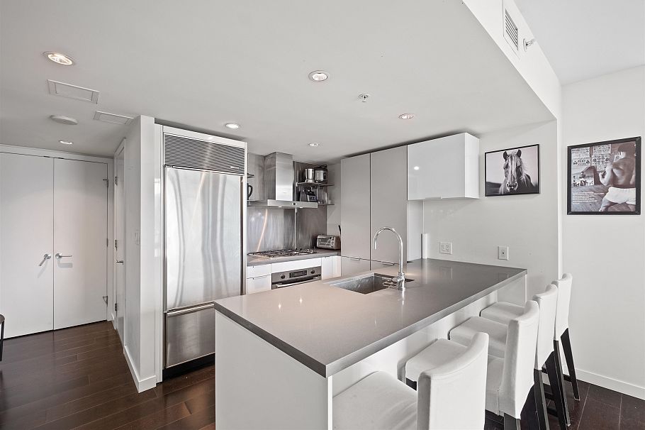 2106 788 Richards Street Vancouver, BC - 5