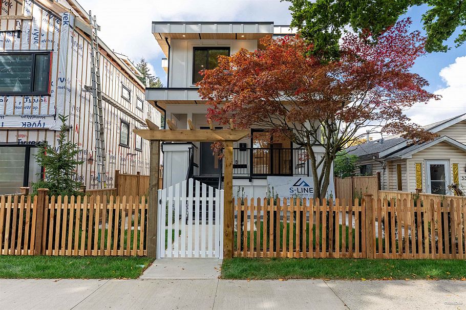 1 5385 Earles Street Vancouver, BC - 1