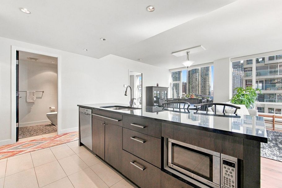 1004 1455 Howe Street Vancouver, BC - 12