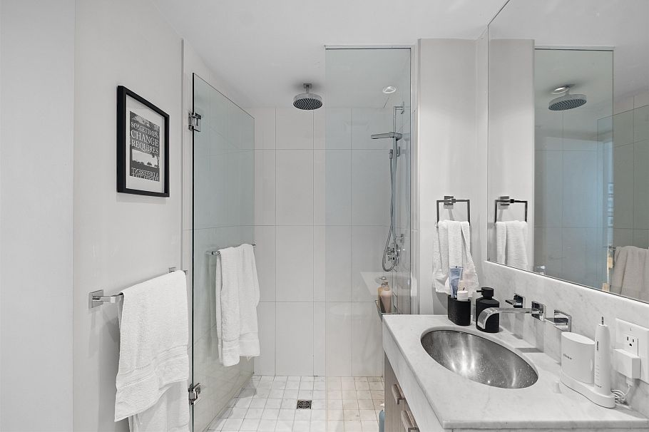 2106 788 Richards Street Vancouver, BC - 12