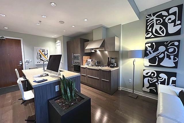 1618 Columbia Street Vancouver, BC - 1