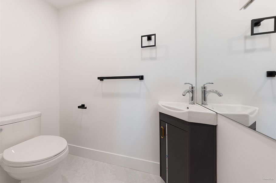1 5385 Earles Street Vancouver, BC - 4