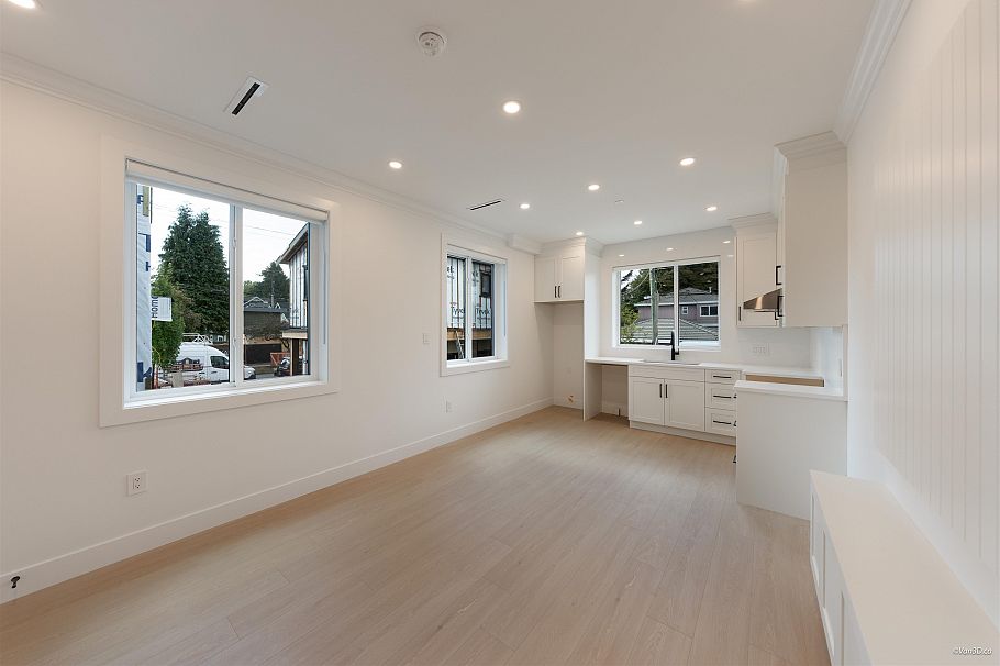 1 5385 Earles Street Vancouver, BC - 8