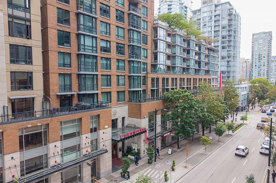 2106 788 Richards Street Vancouver, BC - 26