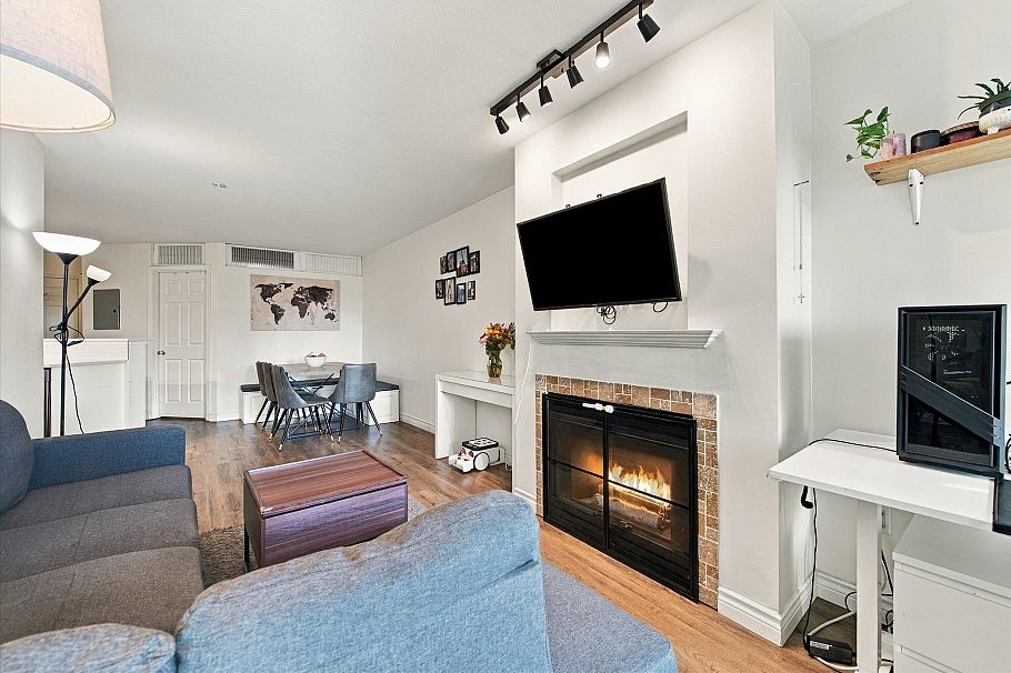 323 760 Kingsway Vancouver, BC - 2