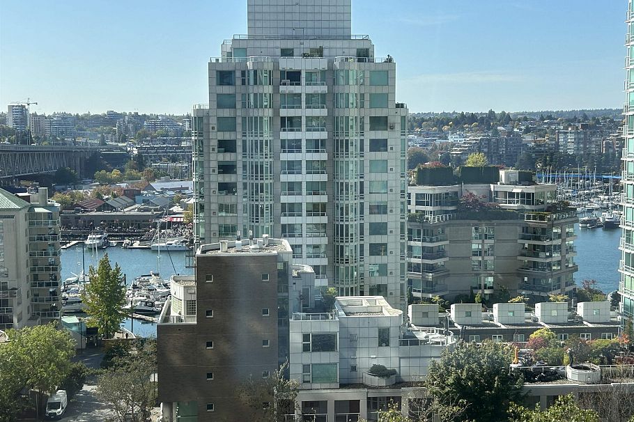 1004 1455 Howe Street Vancouver, BC - 2