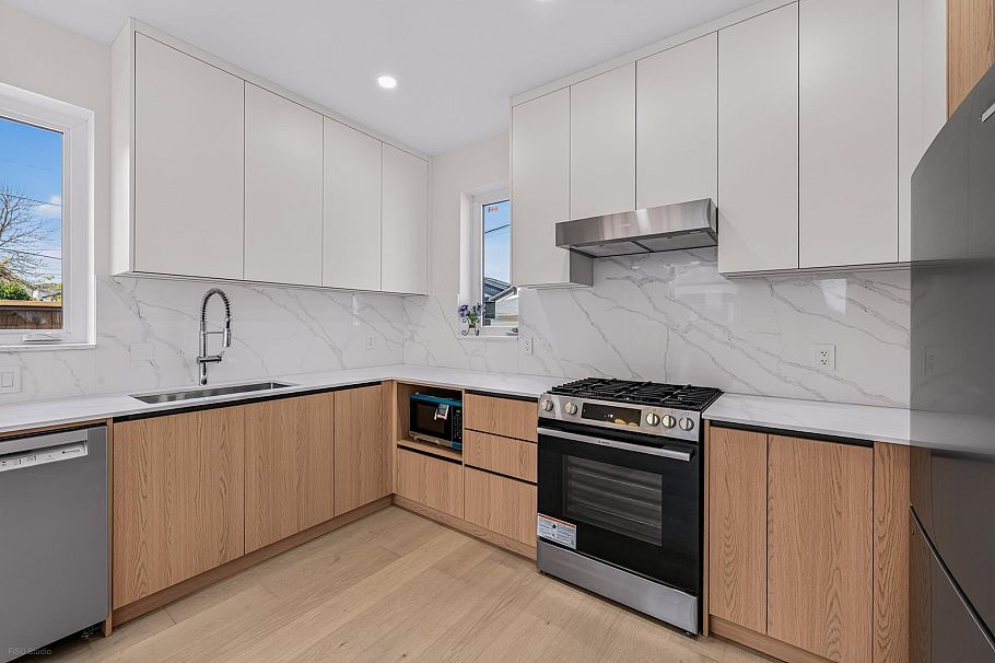 3 1325 E 37th Avenue Vancouver, BC - 8