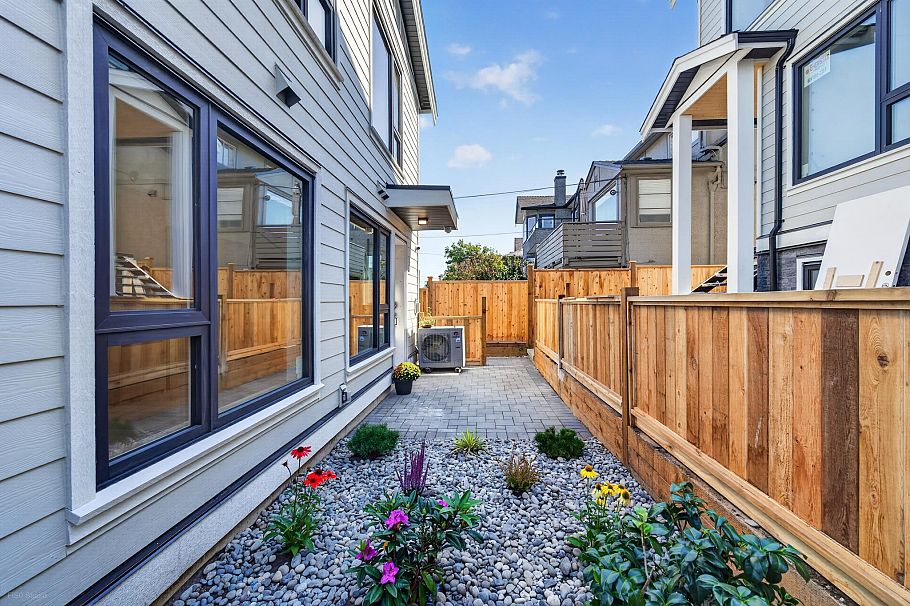 3 1325 E 37th Avenue Vancouver, BC - 14