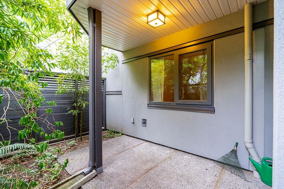 1304 W 7th Avenue Vancouver, BC - 28