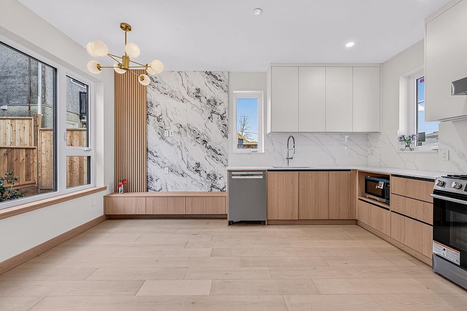 3 1325 E 37th Avenue Vancouver, BC - 4