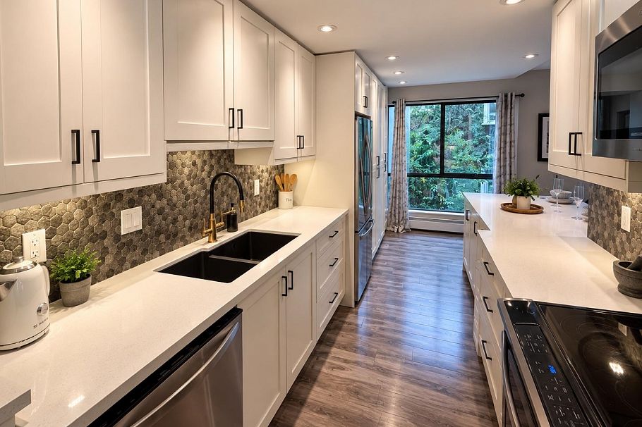 317 1345 W 15th Avenue Vancouver, BC - 4