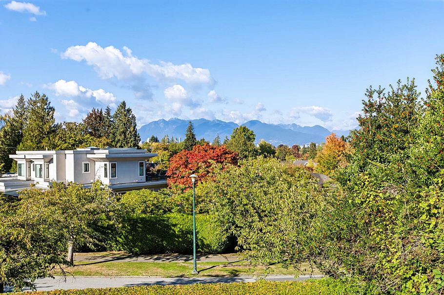 1330 Minto Crescent Vancouver, BC - 23