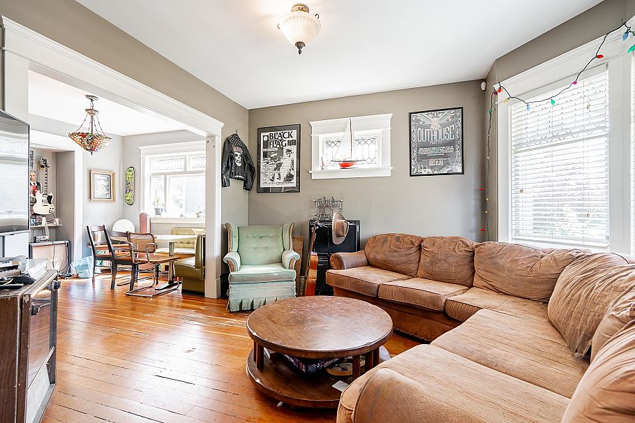 1329 E 12th Avenue Vancouver, BC - 2