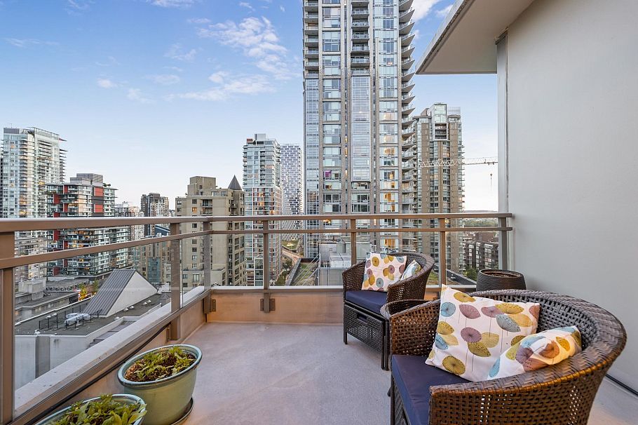 1503 1205 Howe Street Vancouver, BC - 28