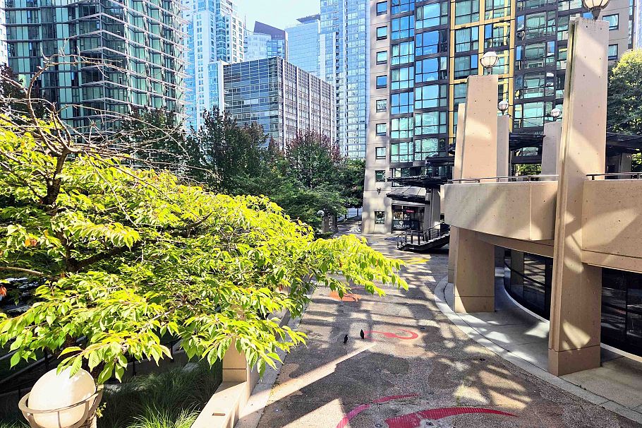 1109 1367 Alberni Street Vancouver, BC - 32