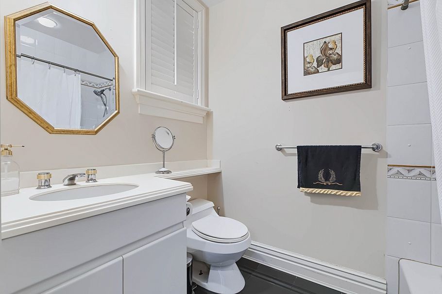 1330 Minto Crescent Vancouver, BC - 16