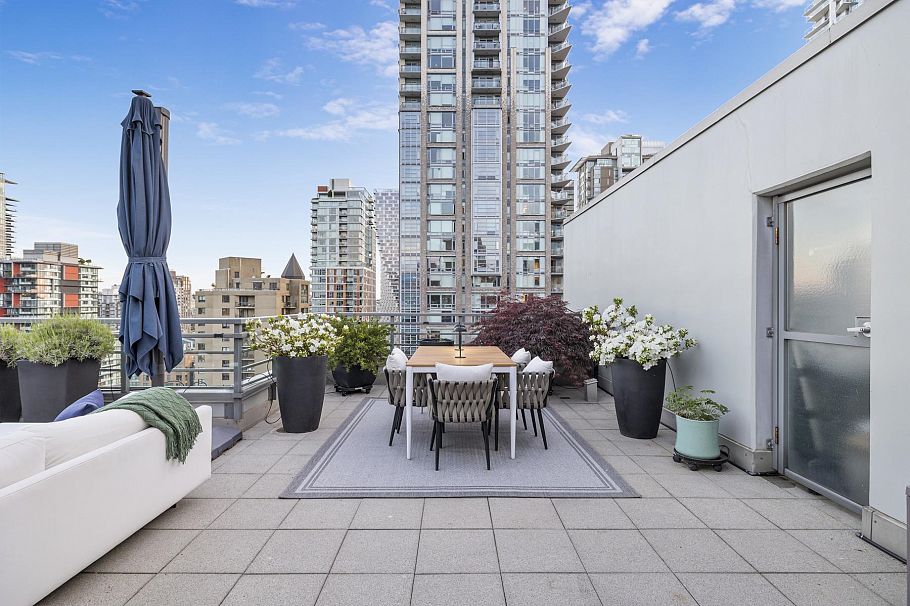 1503 1205 Howe Street Vancouver, BC - 27