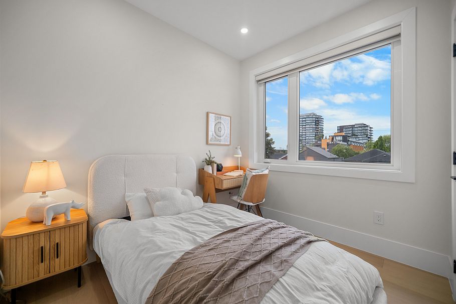 1554 W 66th Avenue Vancouver, BC - 7