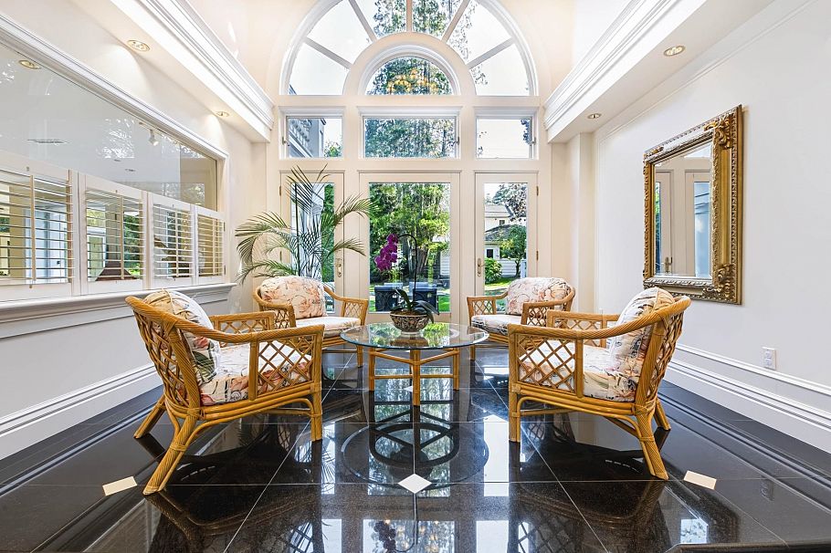 1330 Minto Crescent Vancouver, BC - 6