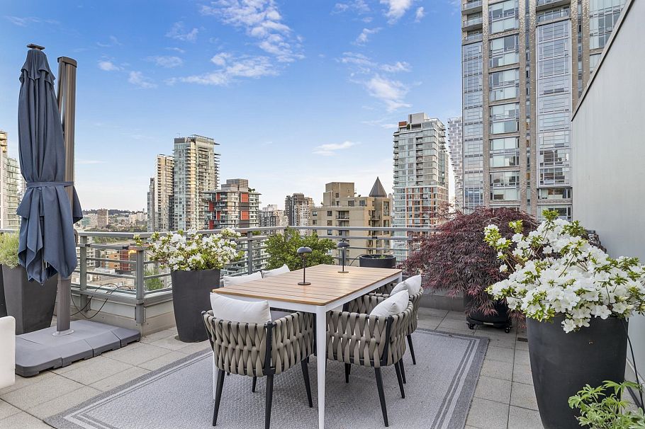 1503 1205 Howe Street Vancouver, BC - 22