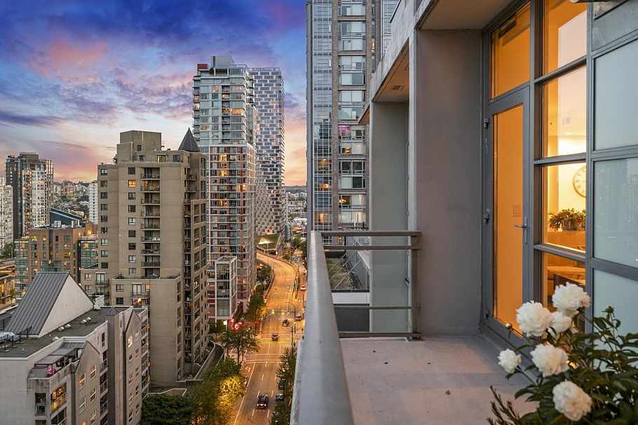 1503 1205 Howe Street Vancouver, BC - 19