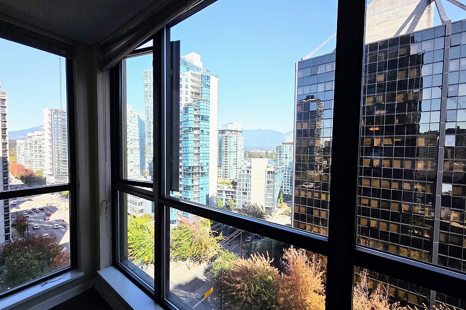 1109 1367 Alberni Street Vancouver, BC - 11
