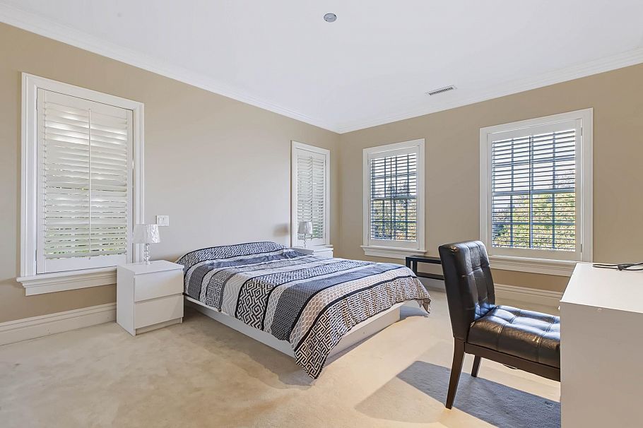 1330 Minto Crescent Vancouver, BC - 25