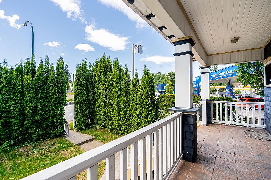 1329 E 12th Avenue Vancouver, BC - 10
