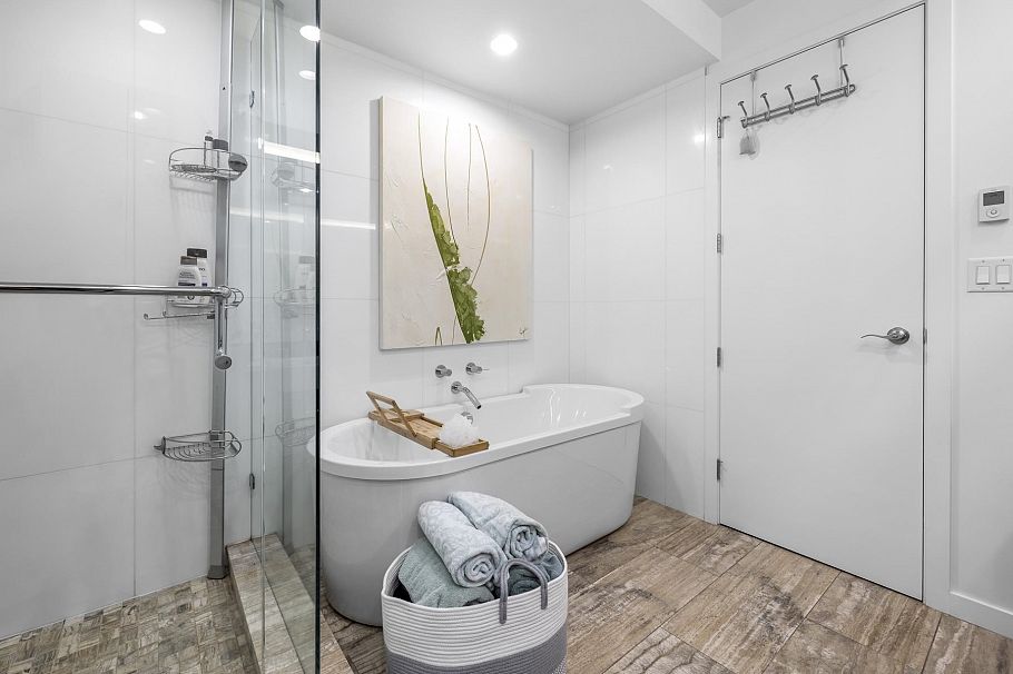 1503 1205 Howe Street Vancouver, BC - 35