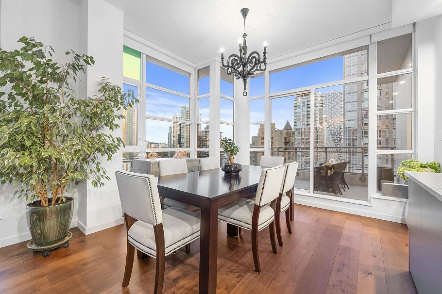 1503 1205 Howe Street Vancouver, BC - 12