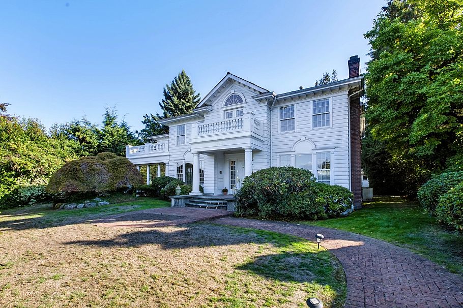 1330 Minto Crescent Vancouver, BC - 1