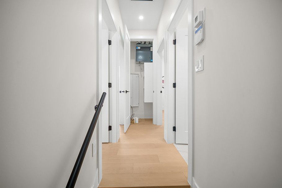 1554 W 66th Avenue Vancouver, BC - 6
