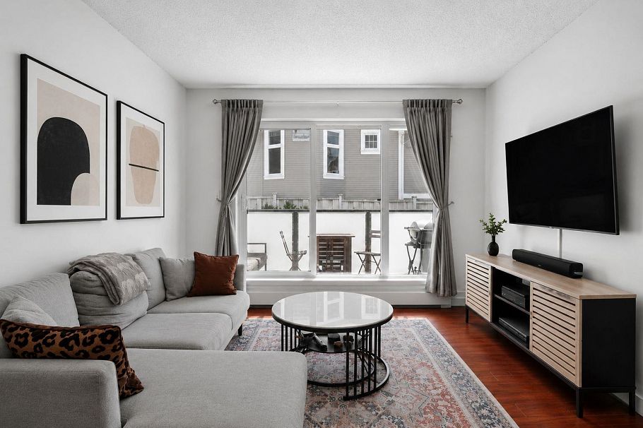 202 2328 Oxford Street Vancouver, BC - 1