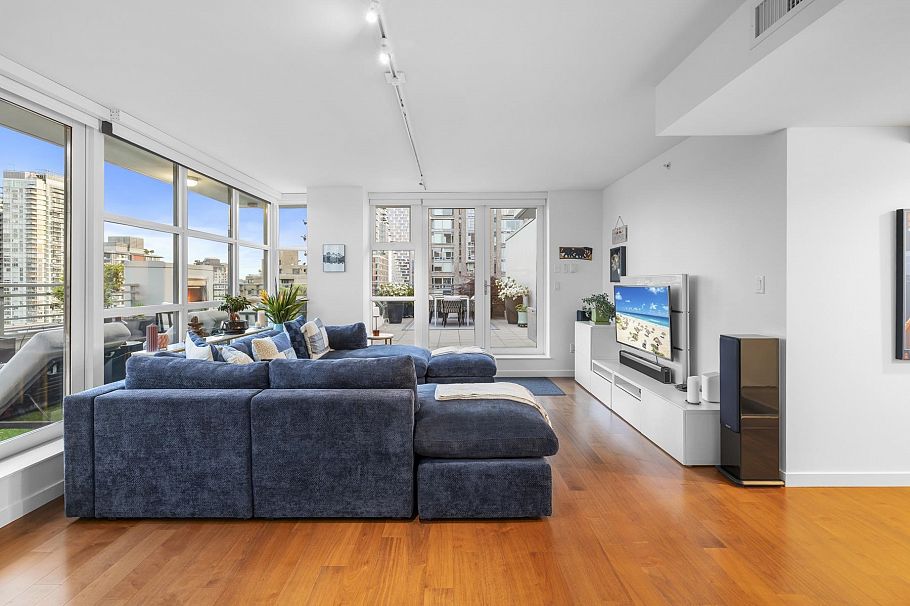 1503 1205 Howe Street Vancouver, BC - 13