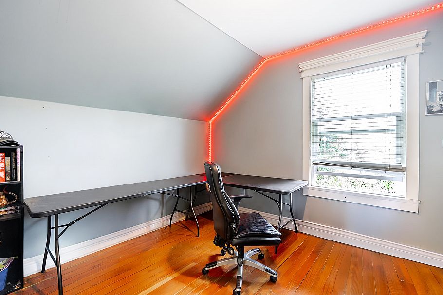1329 E 12th Avenue Vancouver, BC - 7