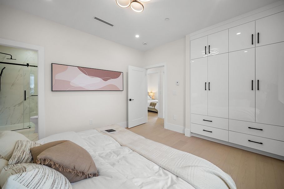 1554 W 66th Avenue Vancouver, BC - 10
