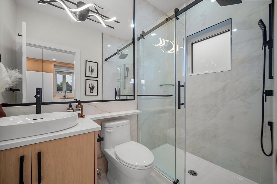 1554 W 66th Avenue Vancouver, BC - 16