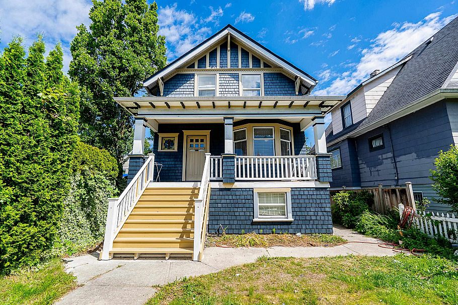 1329 E 12th Avenue Vancouver, BC - 1