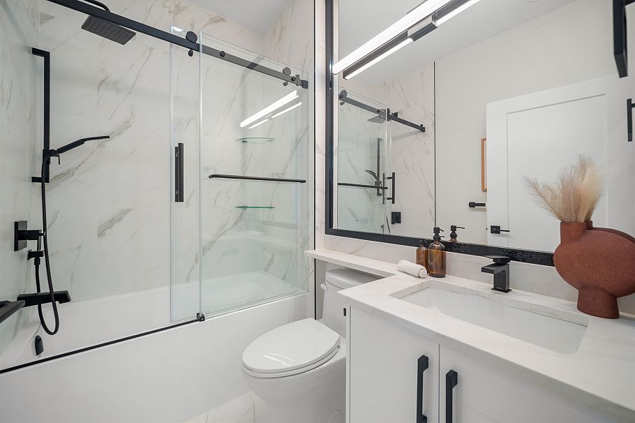 1554 W 66th Avenue Vancouver, BC - 14