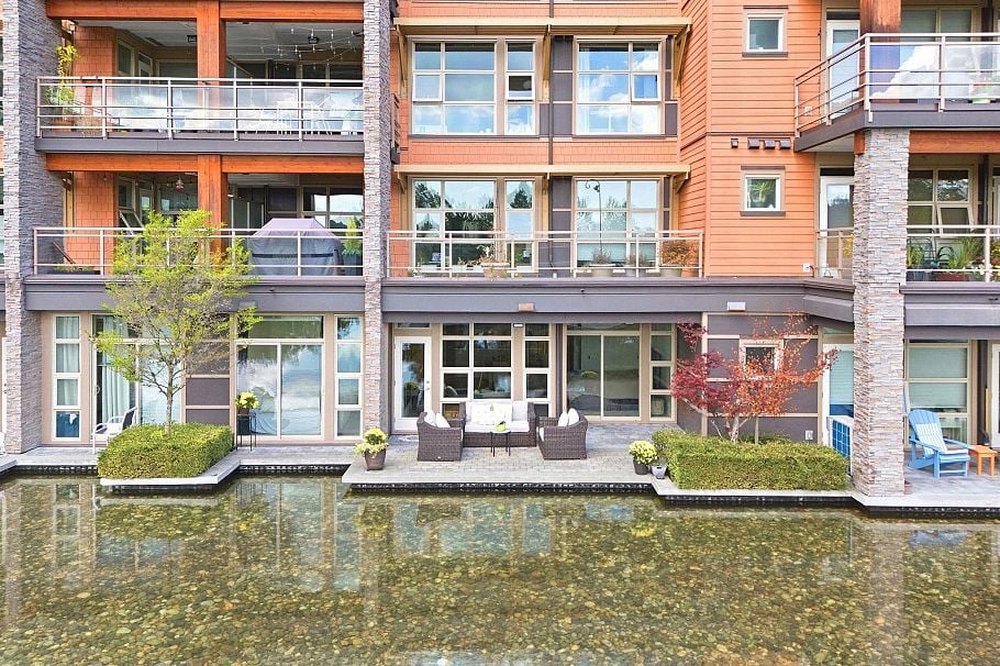115 3602 Aldercrest Drive North Vancouver, BC - 4