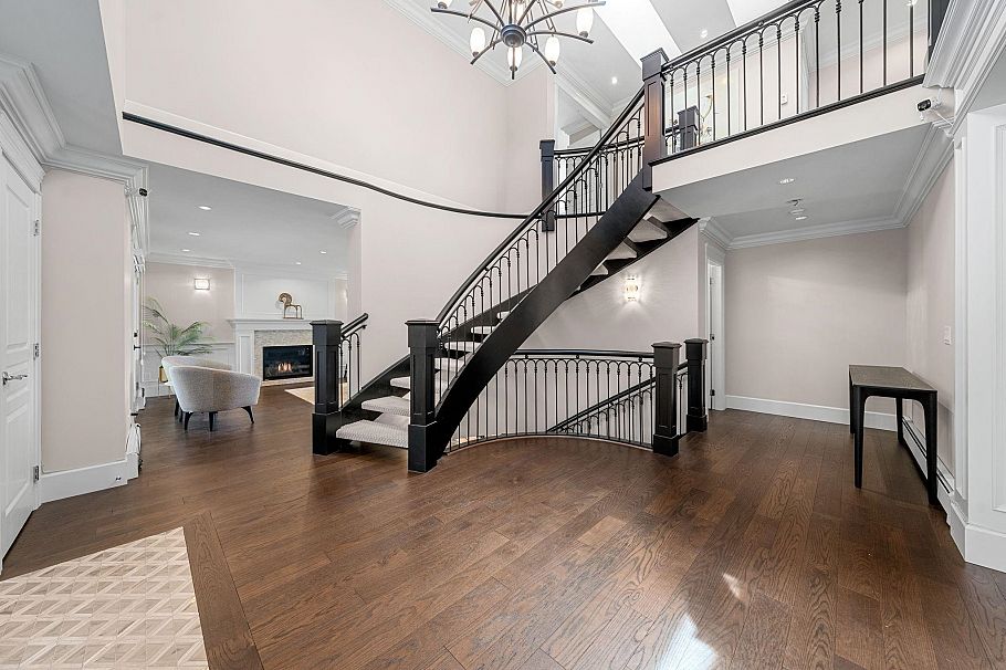 1259 W Keith Road North Vancouver, BC - 3