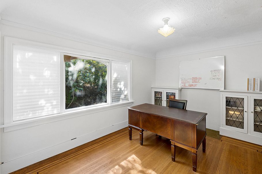 3993 W 10th Avenue Vancouver, BC - 15