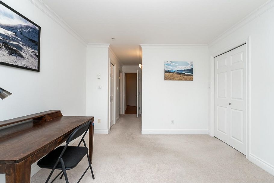 302 128 W 21st Street North Vancouver, BC - 15